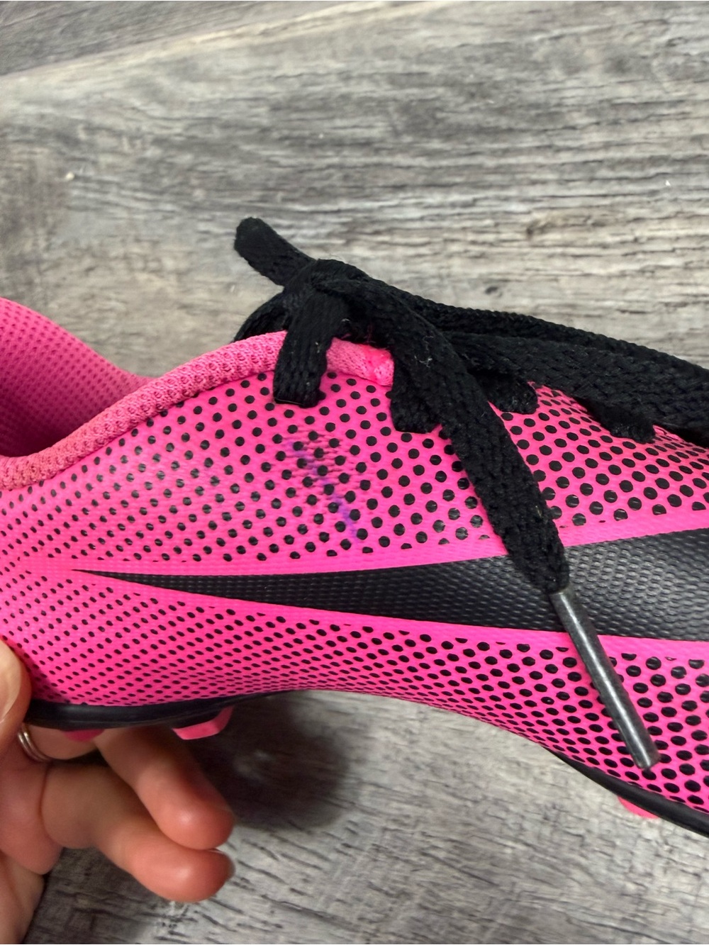 Nike Kids Pink Soccer Cleats‎ - Picture 10 of 13